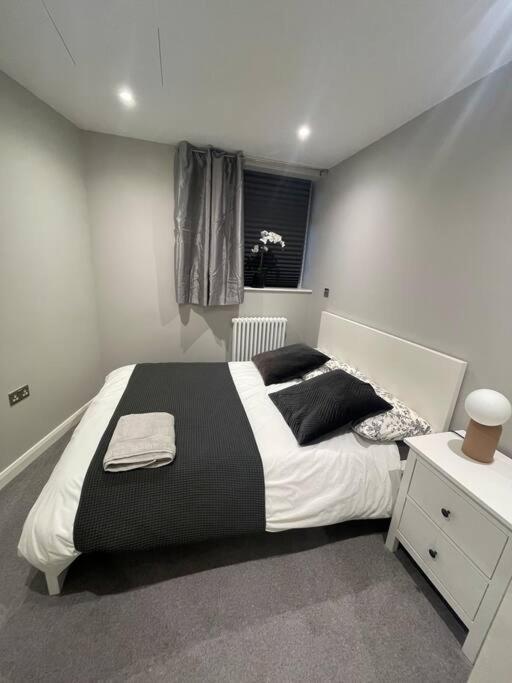 דירות אפסום Marvellous New Build 2 Bed Flat - 1 Ophelia Court מראה חיצוני תמונה