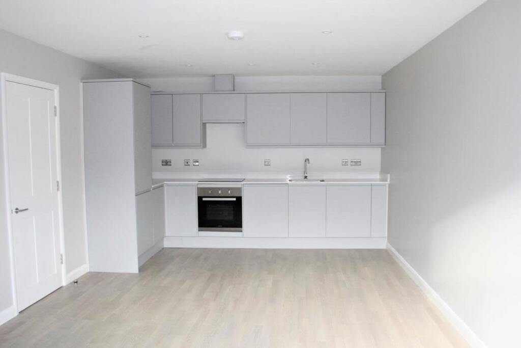 דירות אפסום Marvellous New Build 2 Bed Flat - 1 Ophelia Court מראה חיצוני תמונה